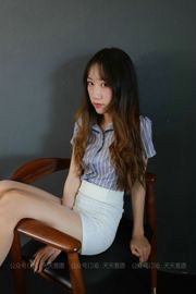 [IESS 奇思趣向] Si Xiangjia 829: las medias de "pasante de piernas largas" de Yiyi y sus hermosas piernas