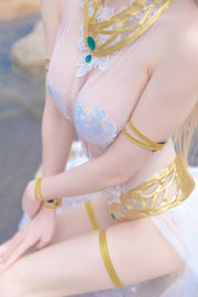 [Net Red COSER Photo] Stunning Shimizu Yuno-Marie Rose White Swimsuit