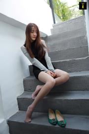 Wanping "Wanping's Green Flat Shoes" [Iss to IESS] Beautiful legs and silk feet