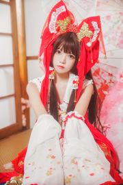 桜桃喵《灵梦 新年快乐》 [萝莉COS]